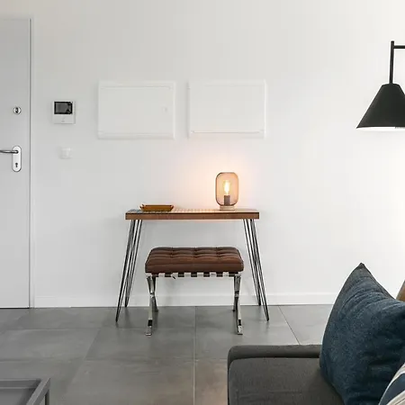 Sea View Apartment *
